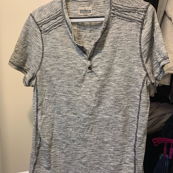 DISTILLERY mens LG grey short sleeve vneck. Used but loved. - Picture 2 of 3